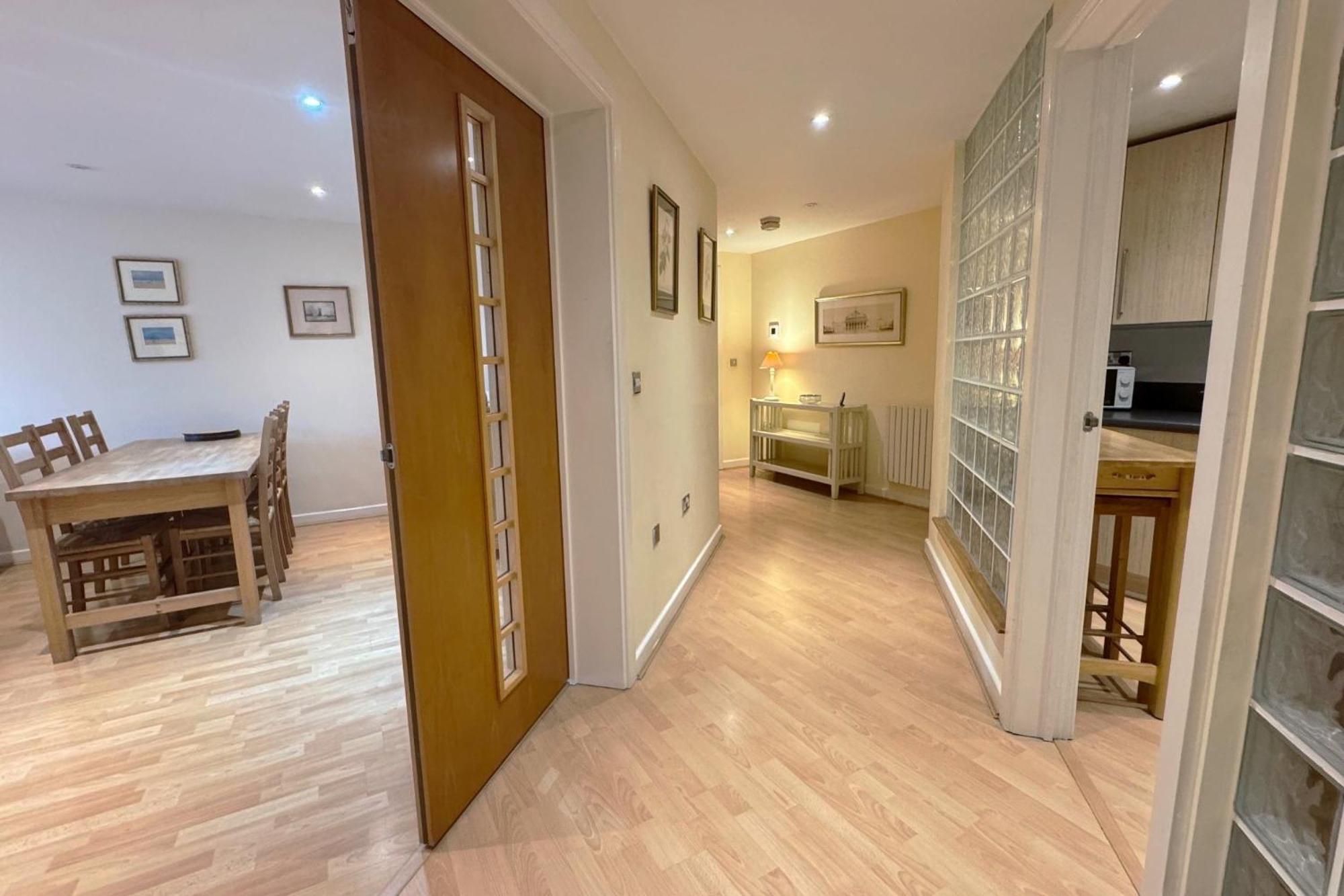 The Greenwich - Two Bedroom Apartment With Parking, Close To Ferry Terminals เซาธ์แธมป์ตัน ภายนอก รูปภาพ