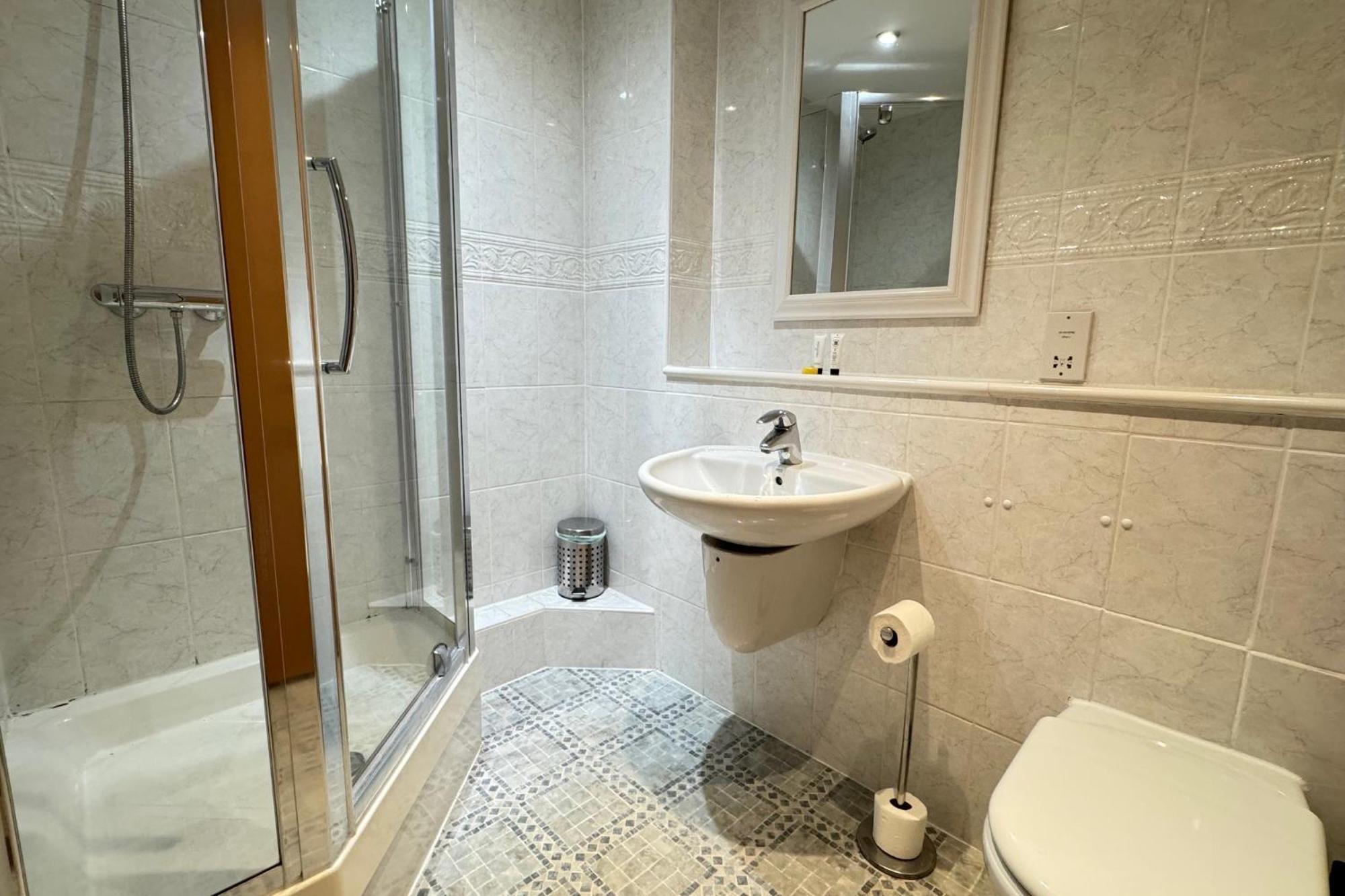 The Greenwich - Two Bedroom Apartment With Parking, Close To Ferry Terminals เซาธ์แธมป์ตัน ภายนอก รูปภาพ