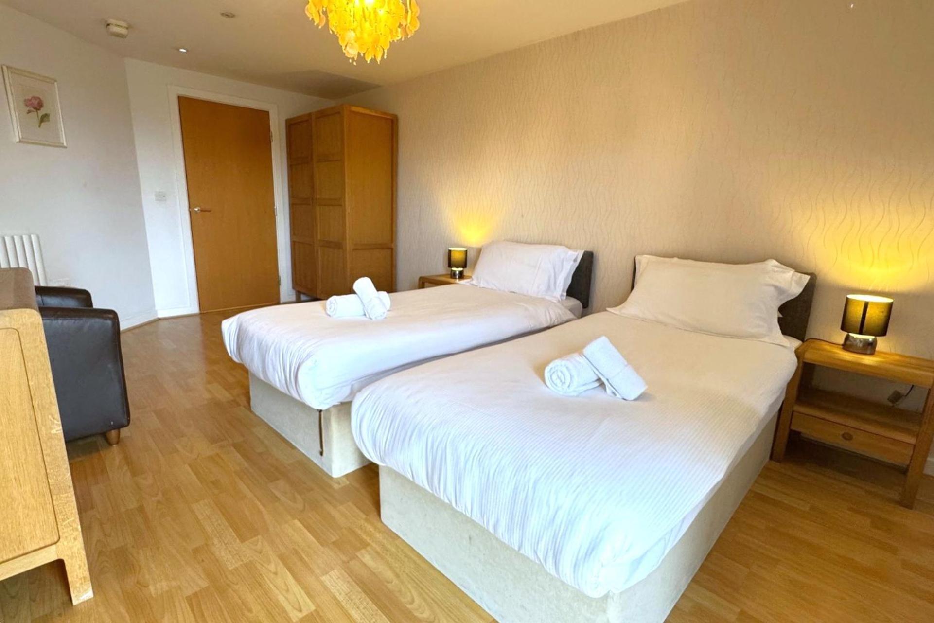 The Greenwich - Two Bedroom Apartment With Parking, Close To Ferry Terminals เซาธ์แธมป์ตัน ภายนอก รูปภาพ